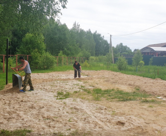 Строительство волейбольной площадки в ДНТ «Приозерские дачи»